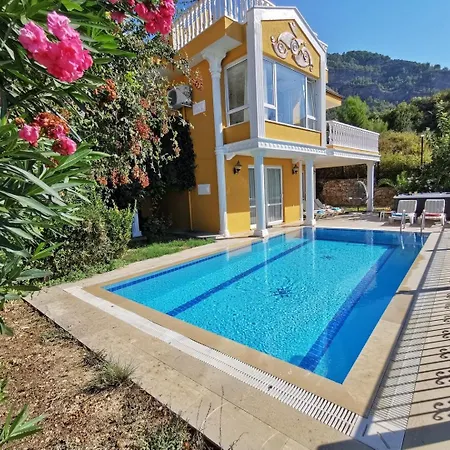 Сasa de vacaciones With A Pool And Jacuzzi Alanya