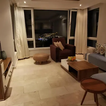 Сasa de vacaciones With A Pool And Jacuzzi